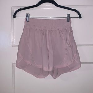 Lululemon Hotty Hot 4” Mid Rise Shorts - Light Pink